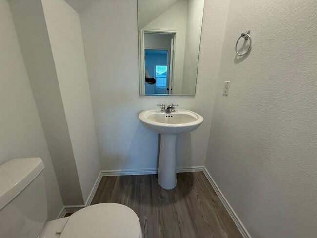 Building Photo - 561 Sormonne Lp