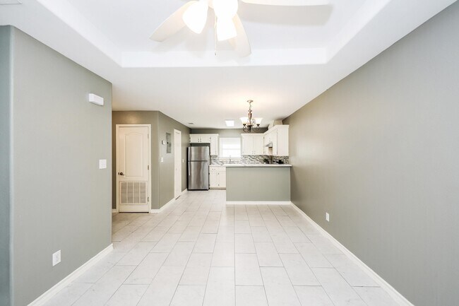 Building Photo - 205 W San Carlos St