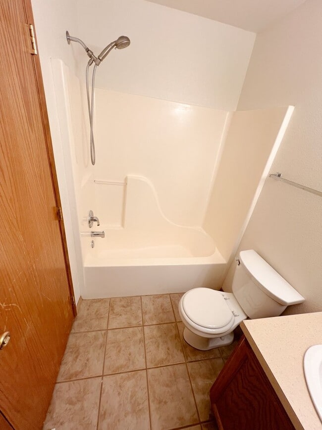 Building Photo - Triplex 5417 - 5421 North Hills Drive