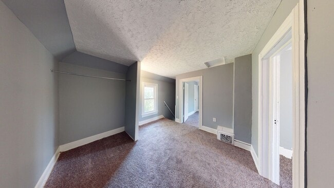 Building Photo - 516 Daisy St