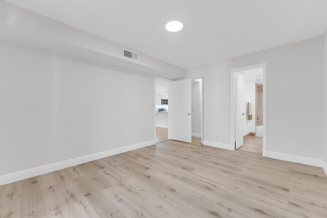Building Photo - 1256 S Military Trail