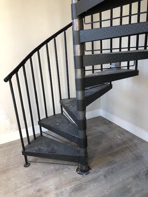 Second Floor Unit - 906 Saratoga St
