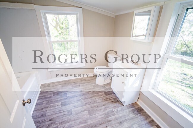 Building Photo - 939 Lucy St