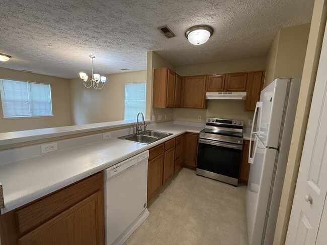 Building Photo - 509 Cove Hollow Dr