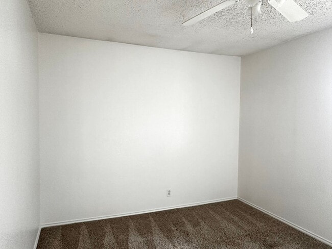 Building Photo - 512 Dusty Leather Ct