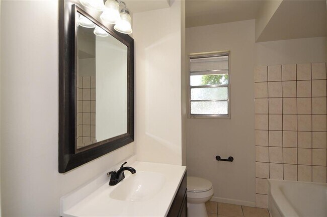 Building Photo - 6839 Walnut Hill Ln