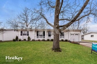 Building Photo - 370 Falcon Dr