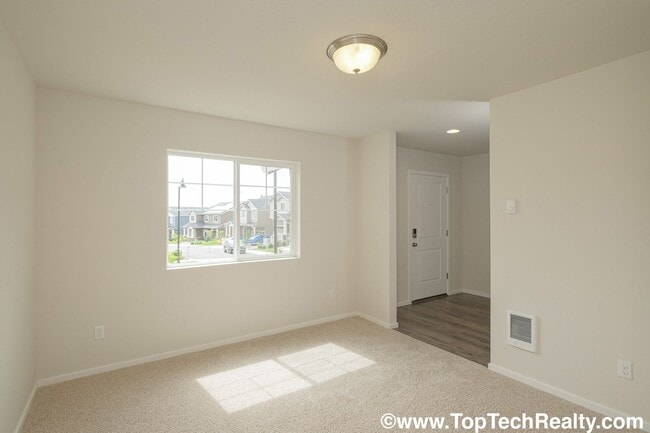 Building Photo - Beautiful North Bethany 3BR 2.5BA Townhome! Great Location, A+Schools!