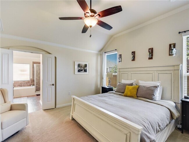 Building Photo - 701 Cardenas Ln