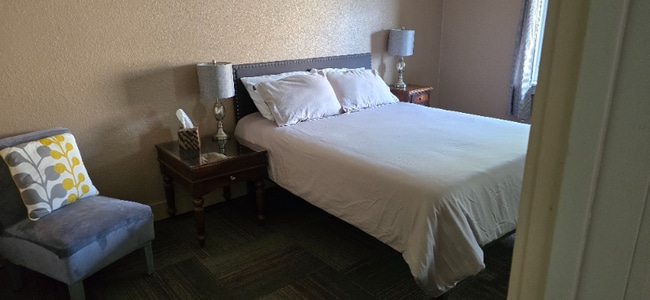 Building Photo - 1208 Denali St