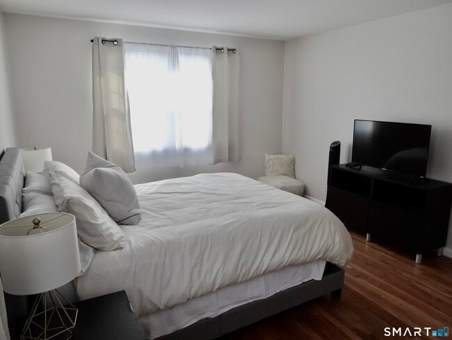 Building Photo - 245 Unquowa Rd