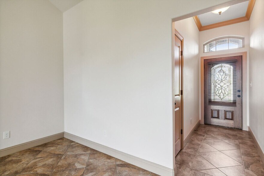 Building Photo - 6500 Llano Ln