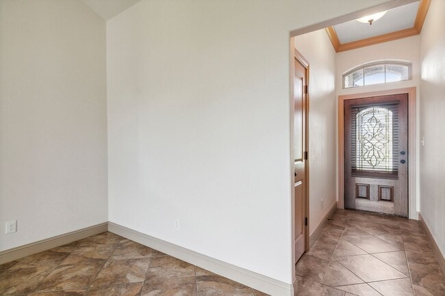 Building Photo - 6500 Llano Ln