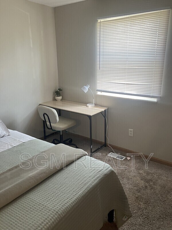 Building Photo - 1009 Belle Valley Dr