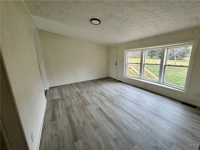 Building Photo - 4943 Forest Ave