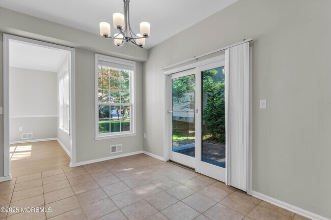 Building Photo - 20 Mulberry Ln