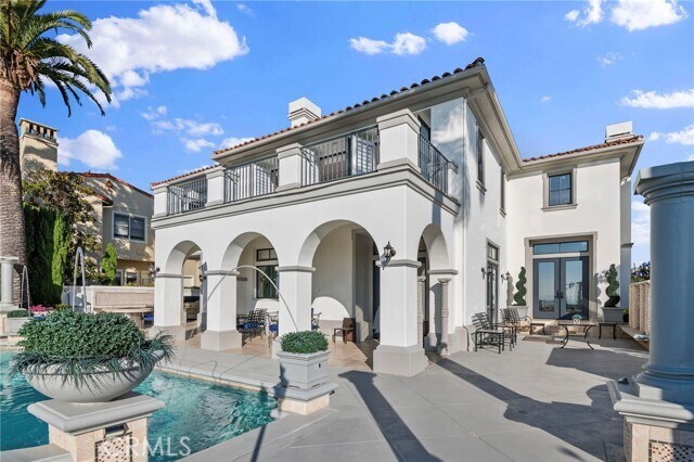 Building Photo - 7 Vista Luci