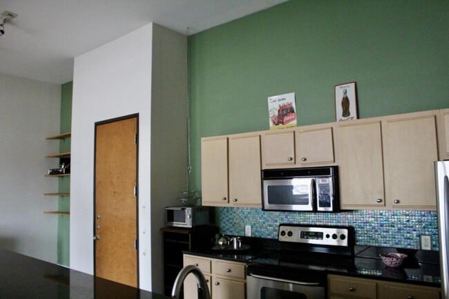 Building Photo - 2502 Live Oak St