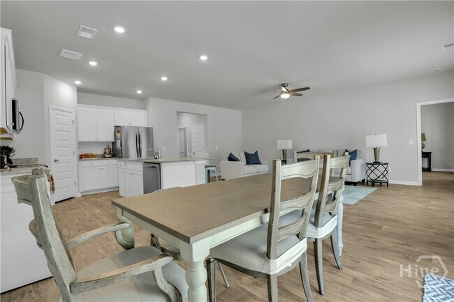 Building Photo - 106 Geranium Wy