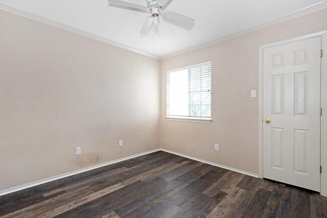 Building Photo - 1810 W Pflugerville Pkwy