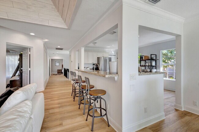 Building Photo - 11839 Pebblewood Dr