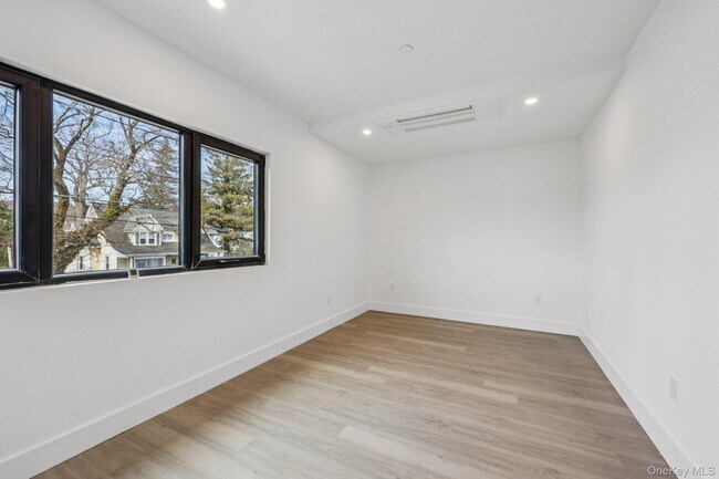 Building Photo - 325 Manville Rd