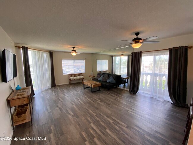 Building Photo - 925 N Hwy A1A