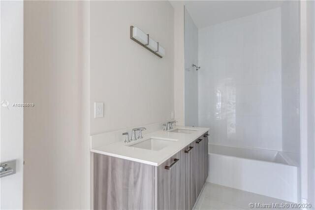 Building Photo - 696 NE 43rd St