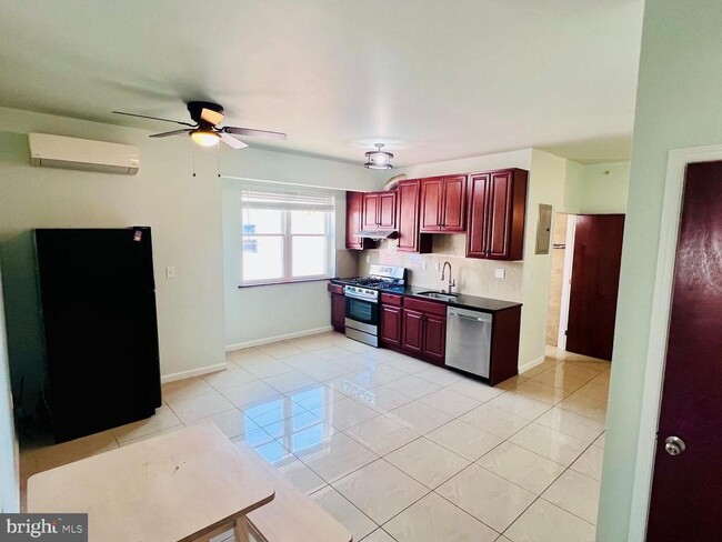 Building Photo - 1926 S 7th St