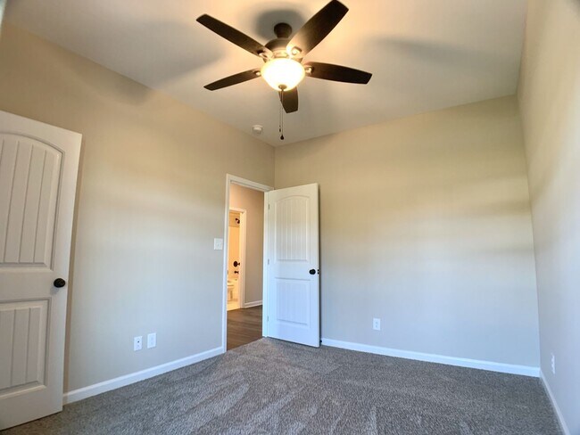 Building Photo - 732 Boreal Wy