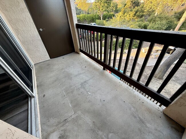 Building Photo - Spacious and Modern 2BR Condo in UTC, San Diego