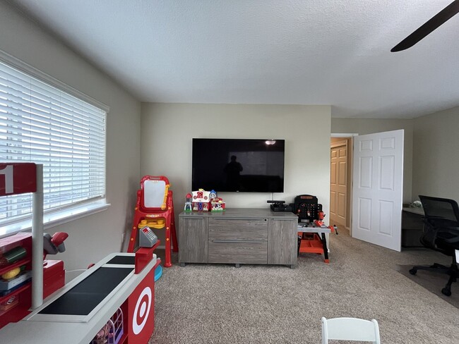 Building Photo - Elegant 5BR + Bonus Room Home with Bay Windows, Entertainment Room & Oversized Primary Retreat