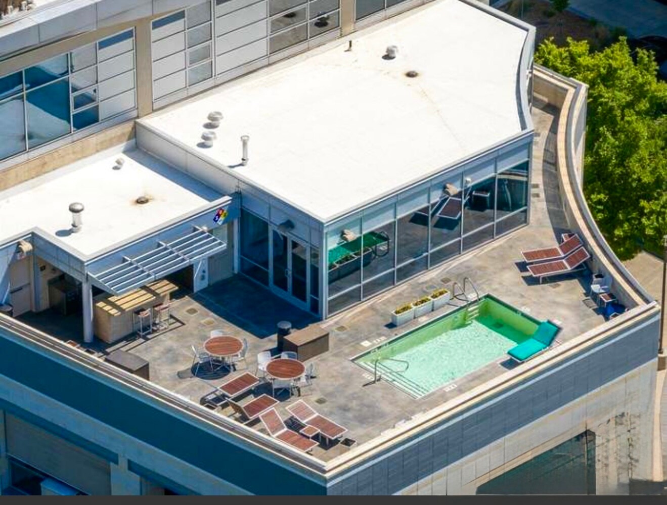 Building Photo - 1133 Metropolitan Ave