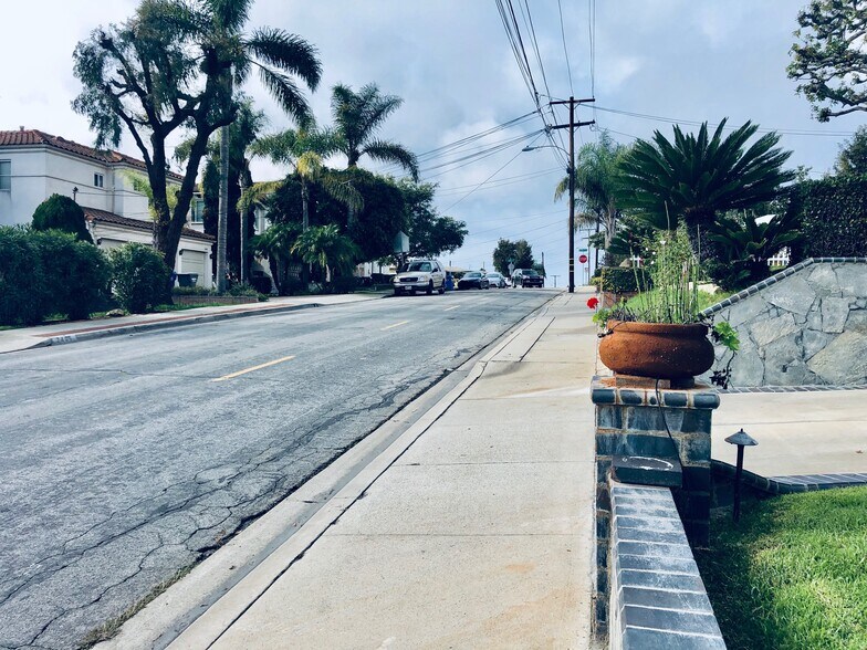 Building Photo - 2409 Ives Ln