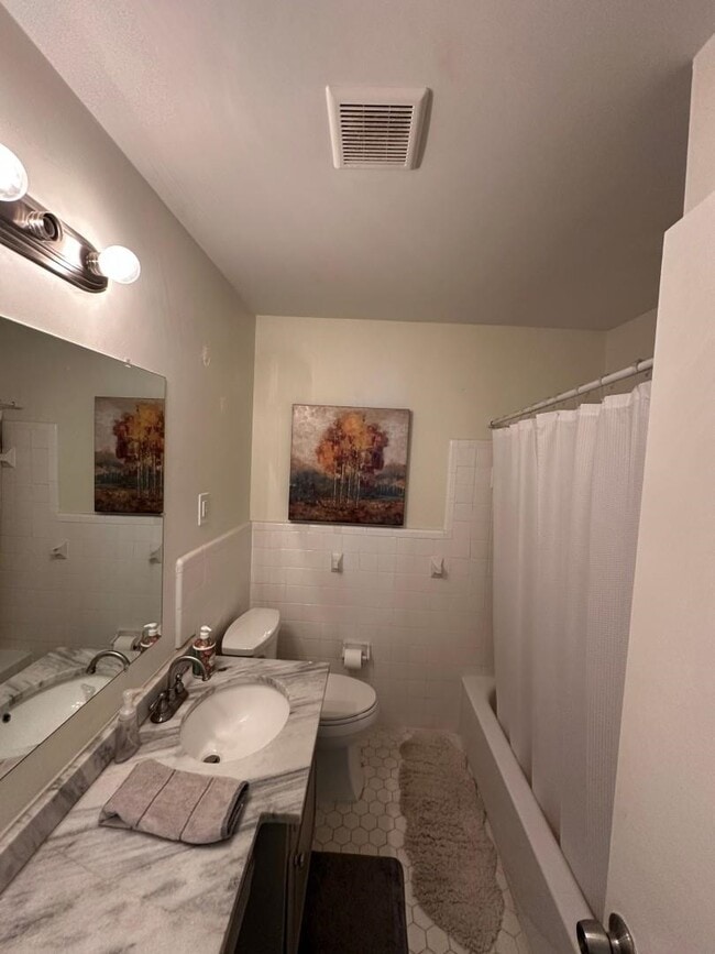 Building Photo - 1221 W Perkins Rd