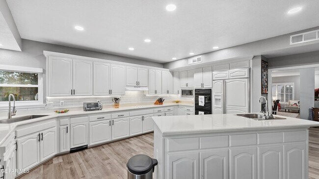 Building Photo - 871 Via Alegre Ln