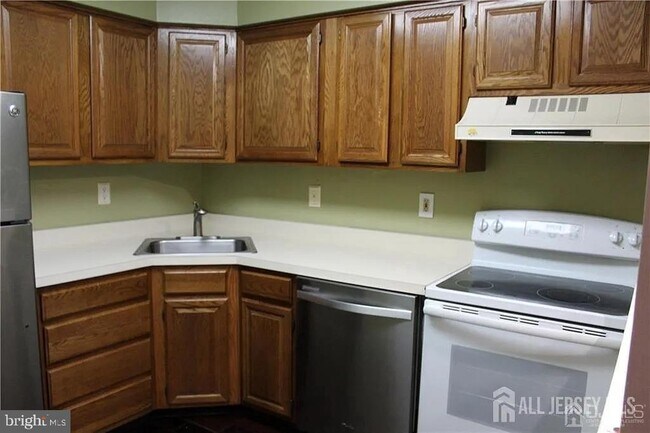 Building Photo - 5219 Ravens Crest Dr