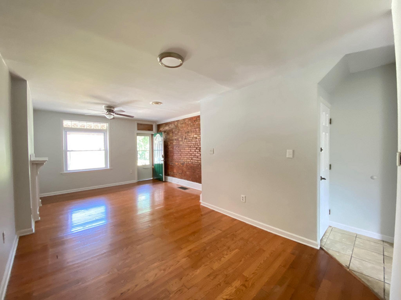 Building Photo - 5110 Reno St