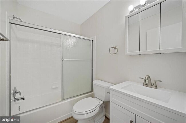 Building Photo - 228 Carroll Dr