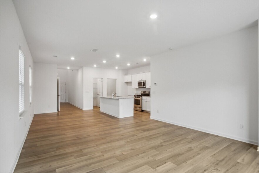 Building Photo - 3853 Rustic Barn Wy