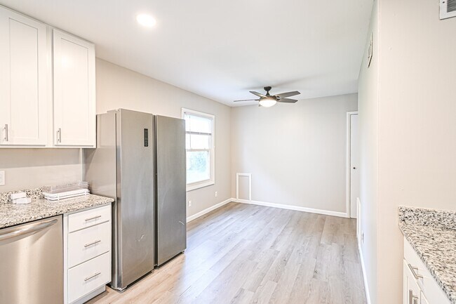 Building Photo - 2530 Bellfield St