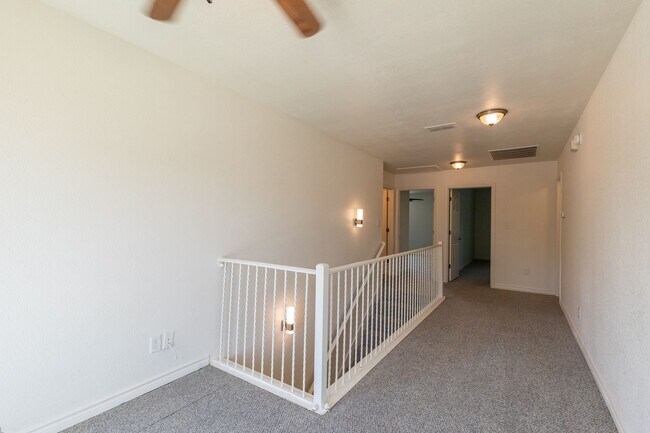 Building Photo - 3310 Silver Oaks Dr