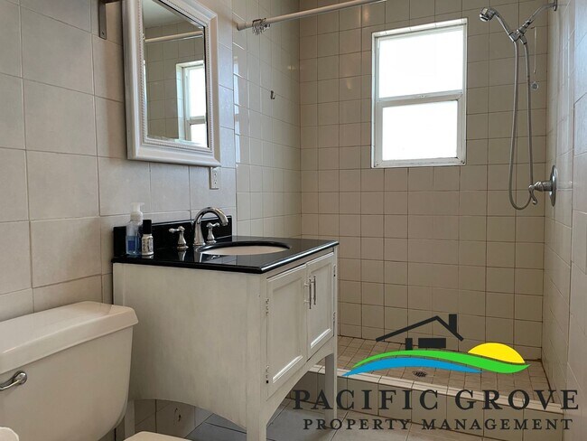 Building Photo - Available Soon! Two Bedroom with Bonus Room in Pacific Grove!