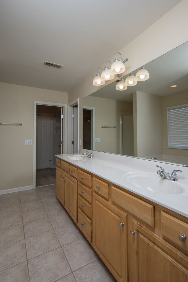 Building Photo - **5-BEDROOM HOME IN AMENITY-RICH MCKAY'S M...