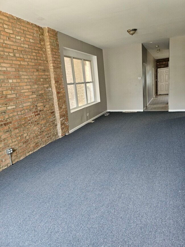 Building Photo - 5752 S Sangamon St