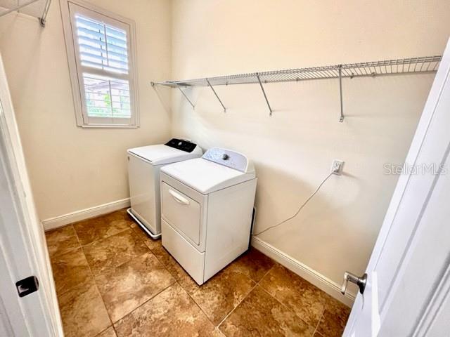 Building Photo - 4886 Yacht Club Dr