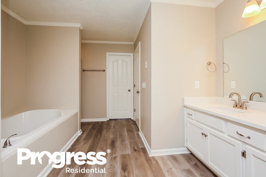 Building Photo - 417 St Francis Ave