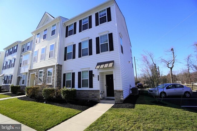 Building Photo - 13 Jessop Ln
