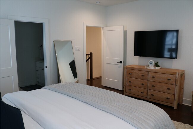 Building Photo - 4714 Fisk St