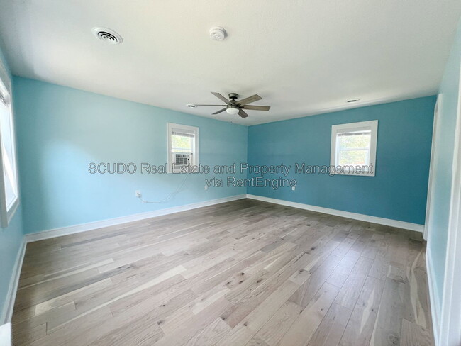 Building Photo - 5802 N Park Ave